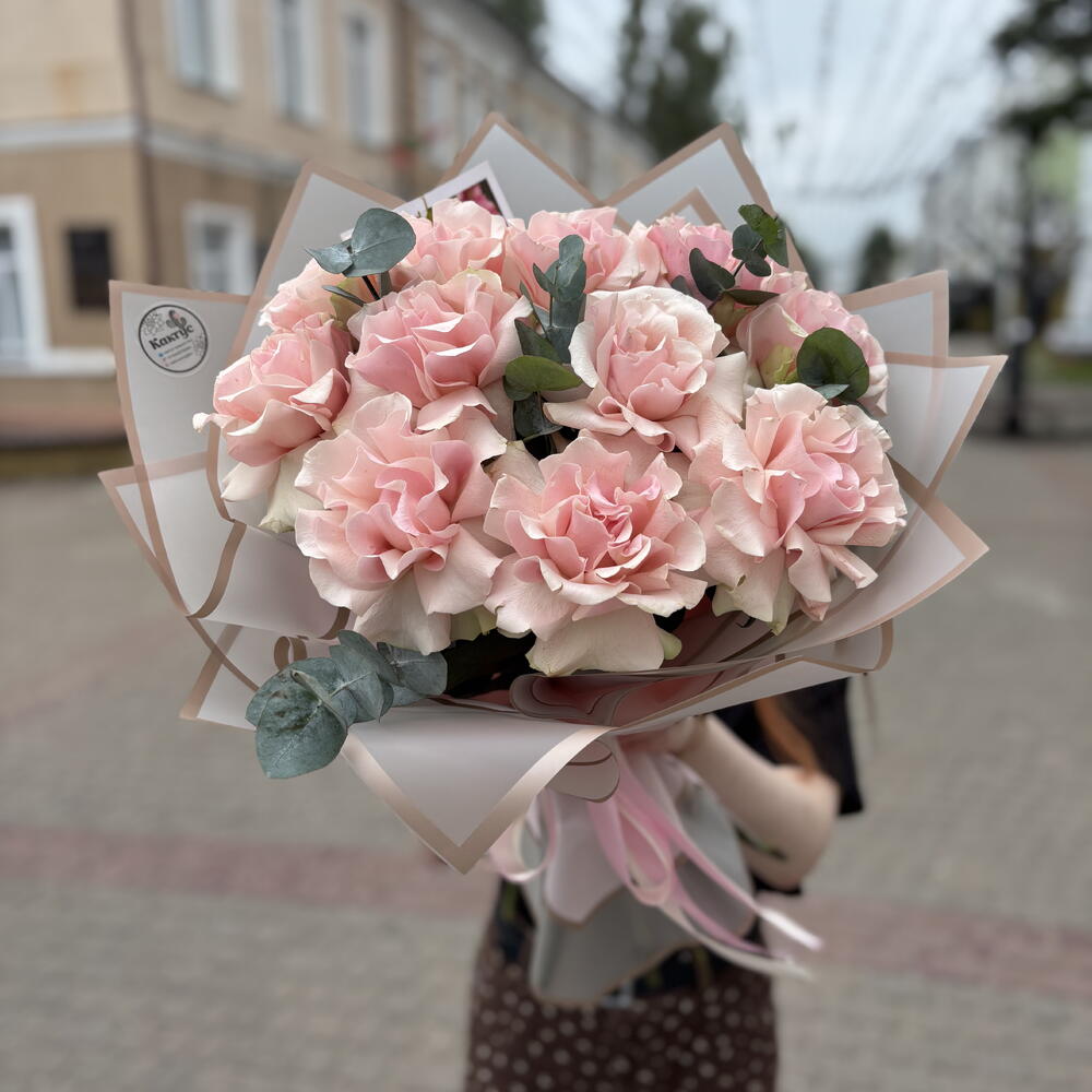 Букет «Париж» из французских роз и эвкалипта