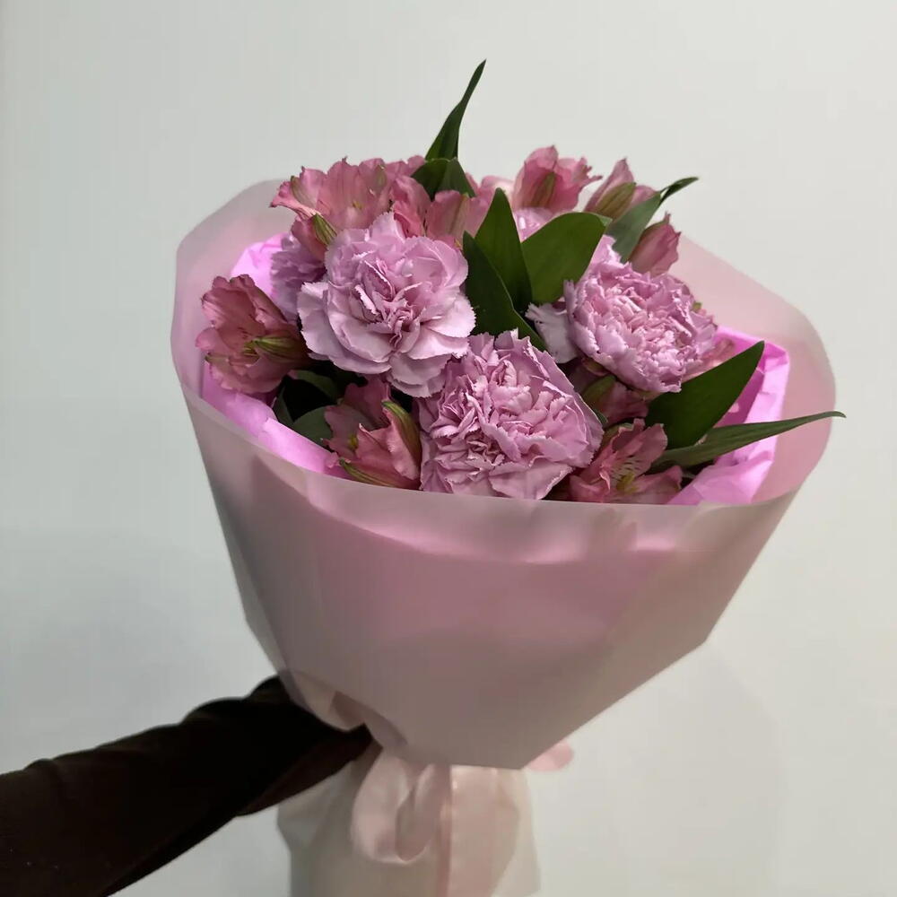 Альстромерии и диантусы💗