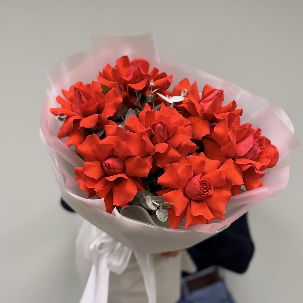 Авторский букет 🌹«Бархатная нежность: розы „Нина с эвкалиптом»