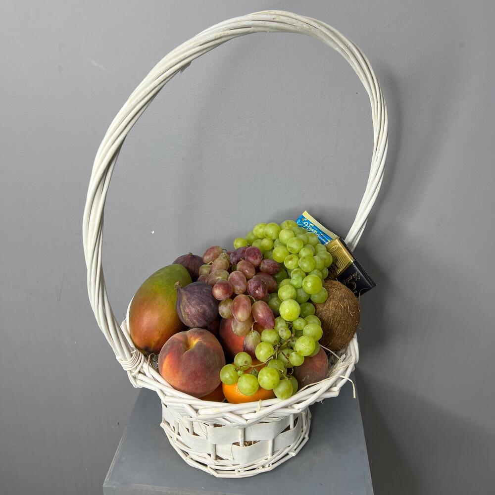 ✅Exotic fruit basket