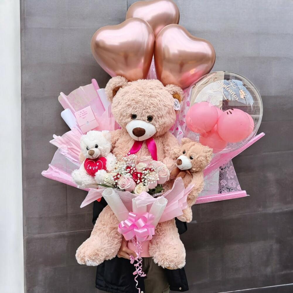 Arreglo con Ositos, Globos y Ramo Floral Rosado Regalo Sonado