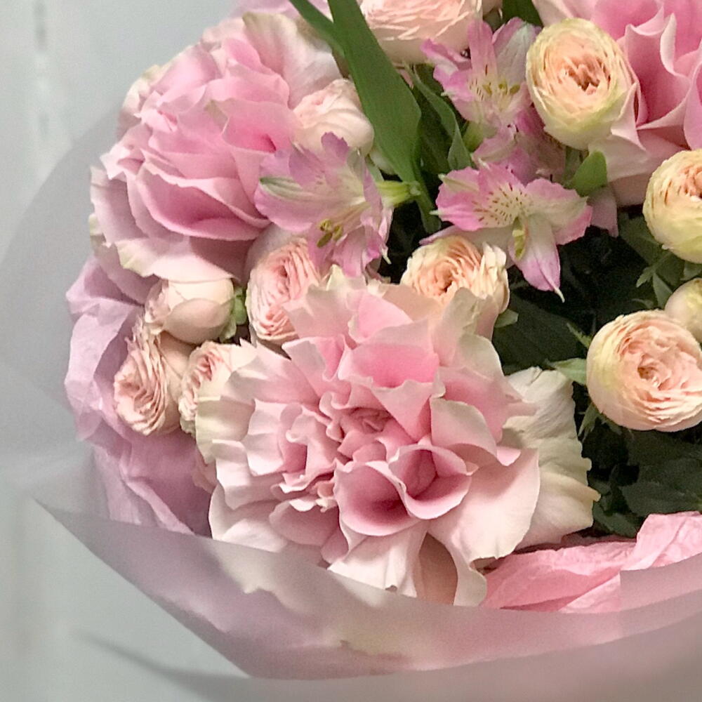 Букет Pink Французские розы с кустовыми розами