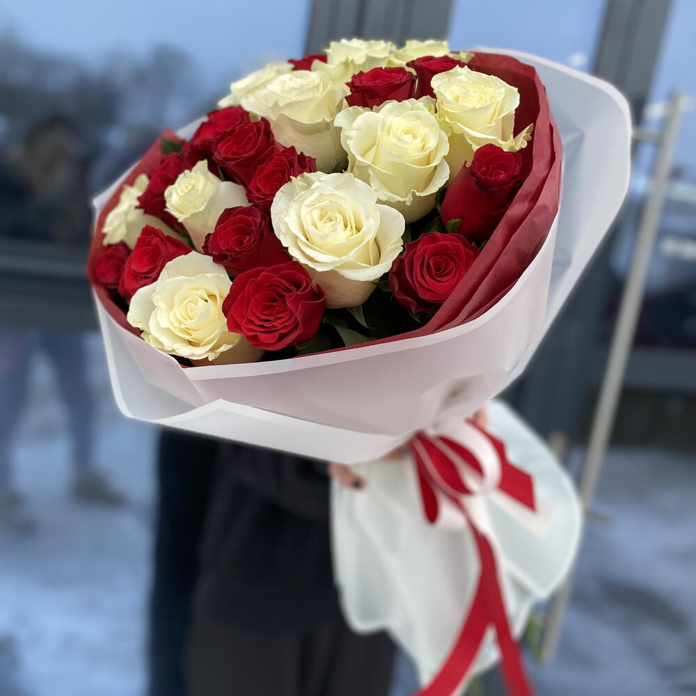 25 роз микс с упаковкой