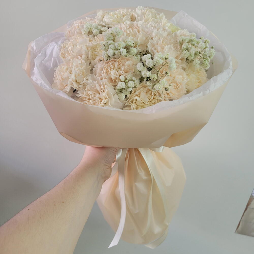 Бочонок с нежными диантусами , гипсофилами 💞