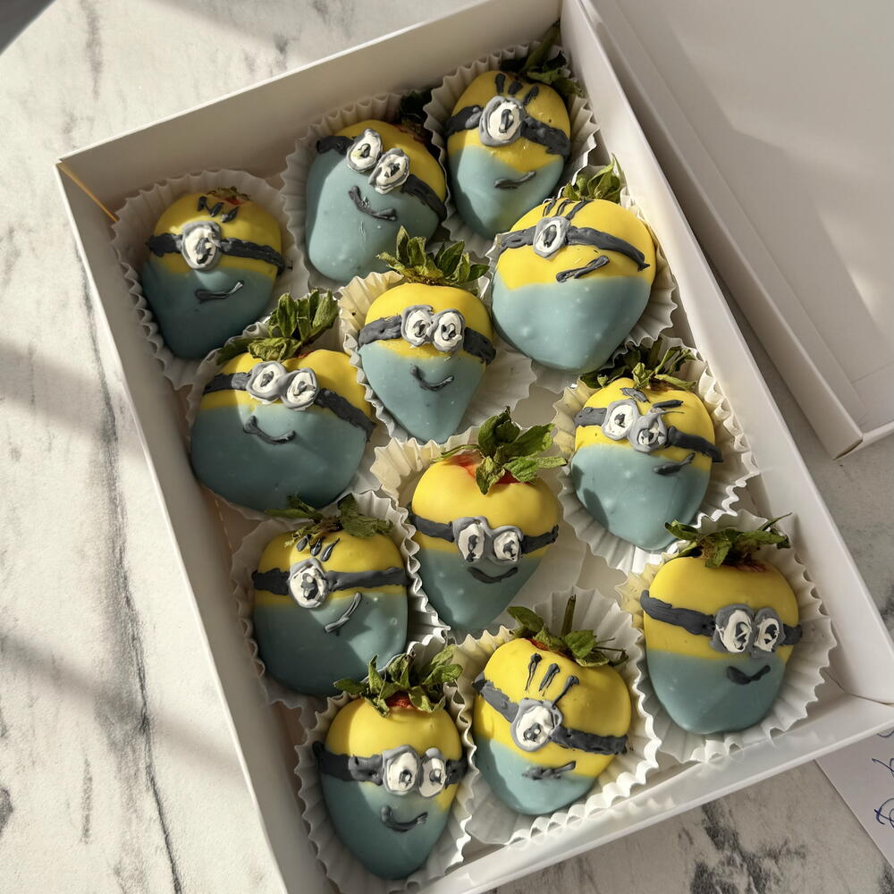 Клубника в шоколаде Миньоны 12 шт