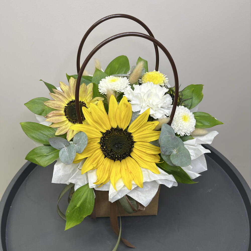 Солнечные подсолнухи в сумочке крафт🌻