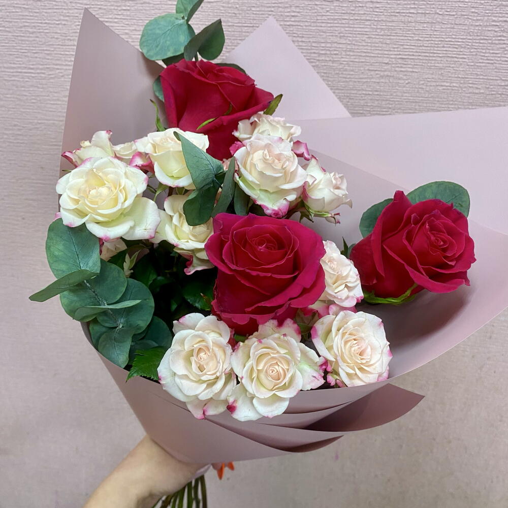 Ramo de Rosas con eucalipto