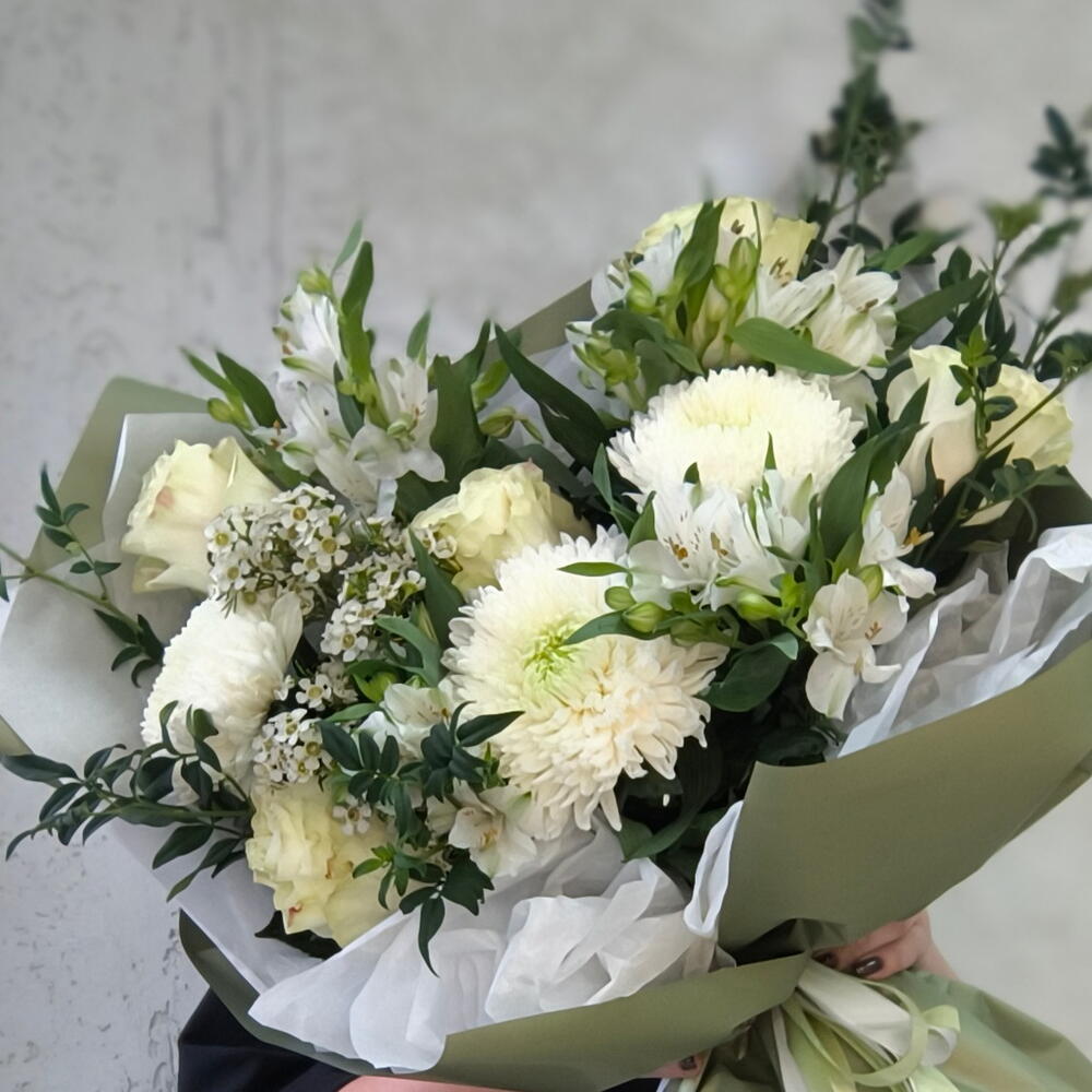 Букет из роз с альстромерией (709)