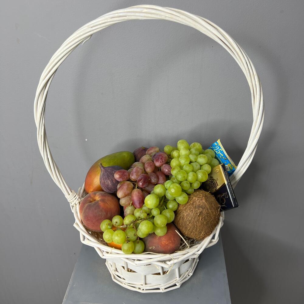 ✅Exotic fruit basket