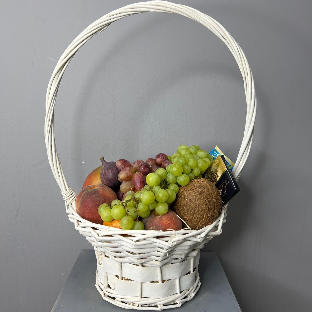 ✅Basket of exotic fruits