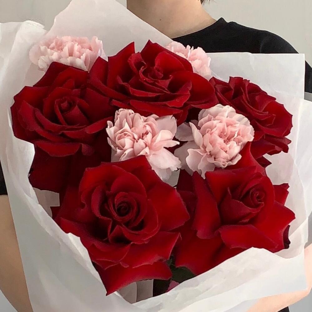 Яркий букет 🌹 Французские Розы и диантусы