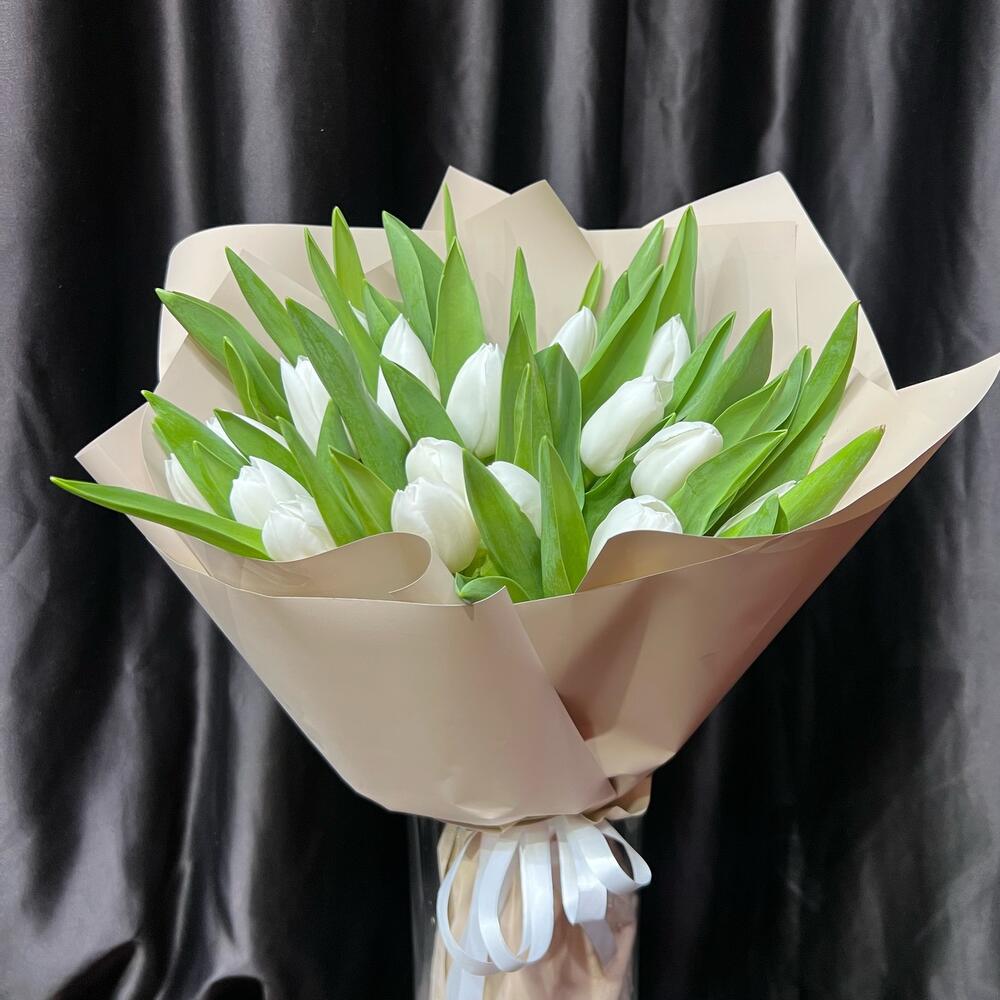 White kraft tulips