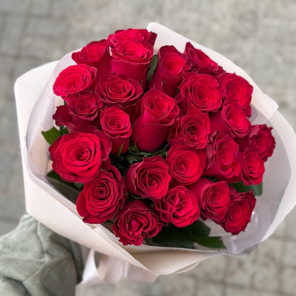 Букет из 25 красных роз