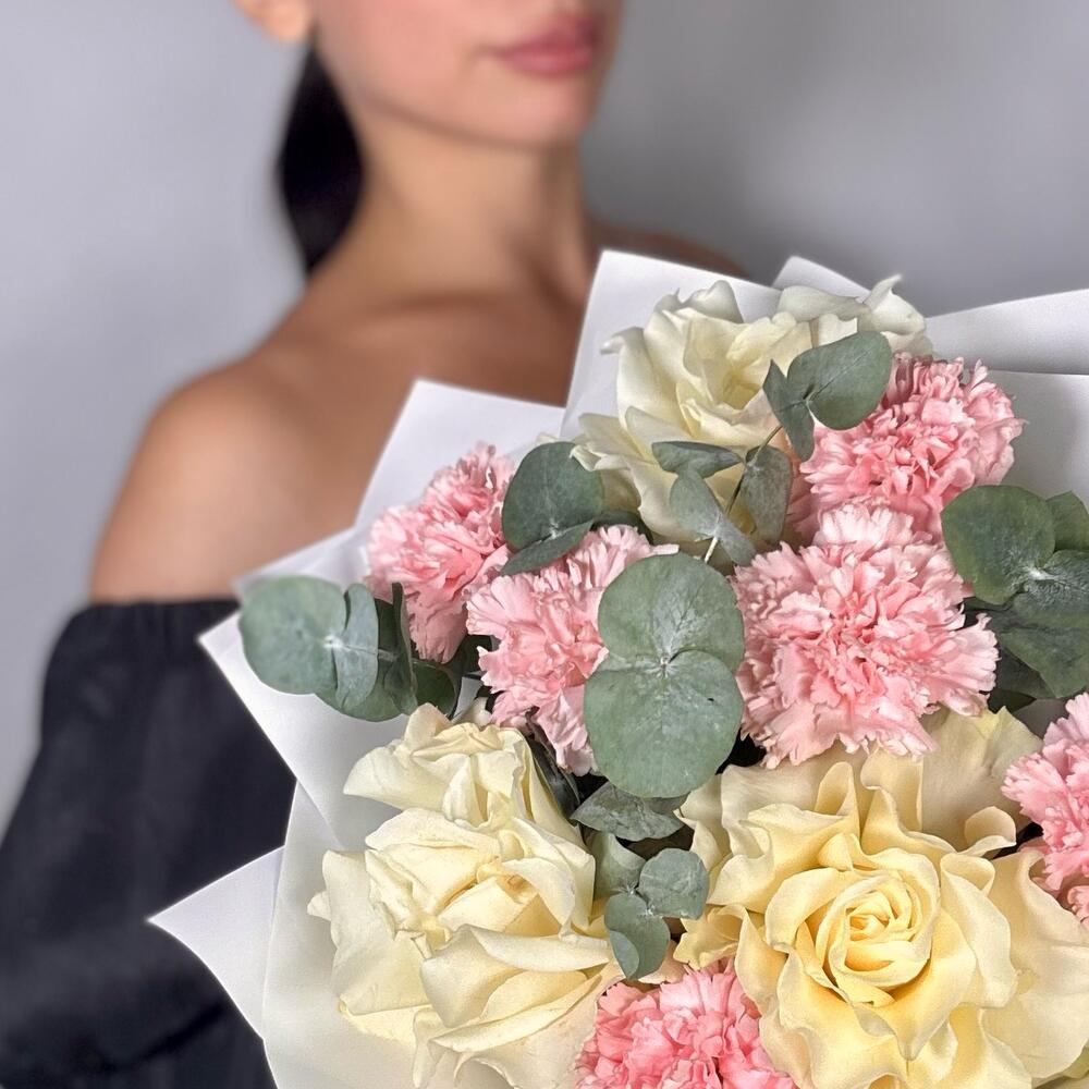 Нежность в каждом лепестке 💕 Французские розы и диантусы