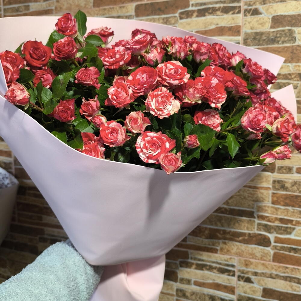 Букет из 15 кустовых роз