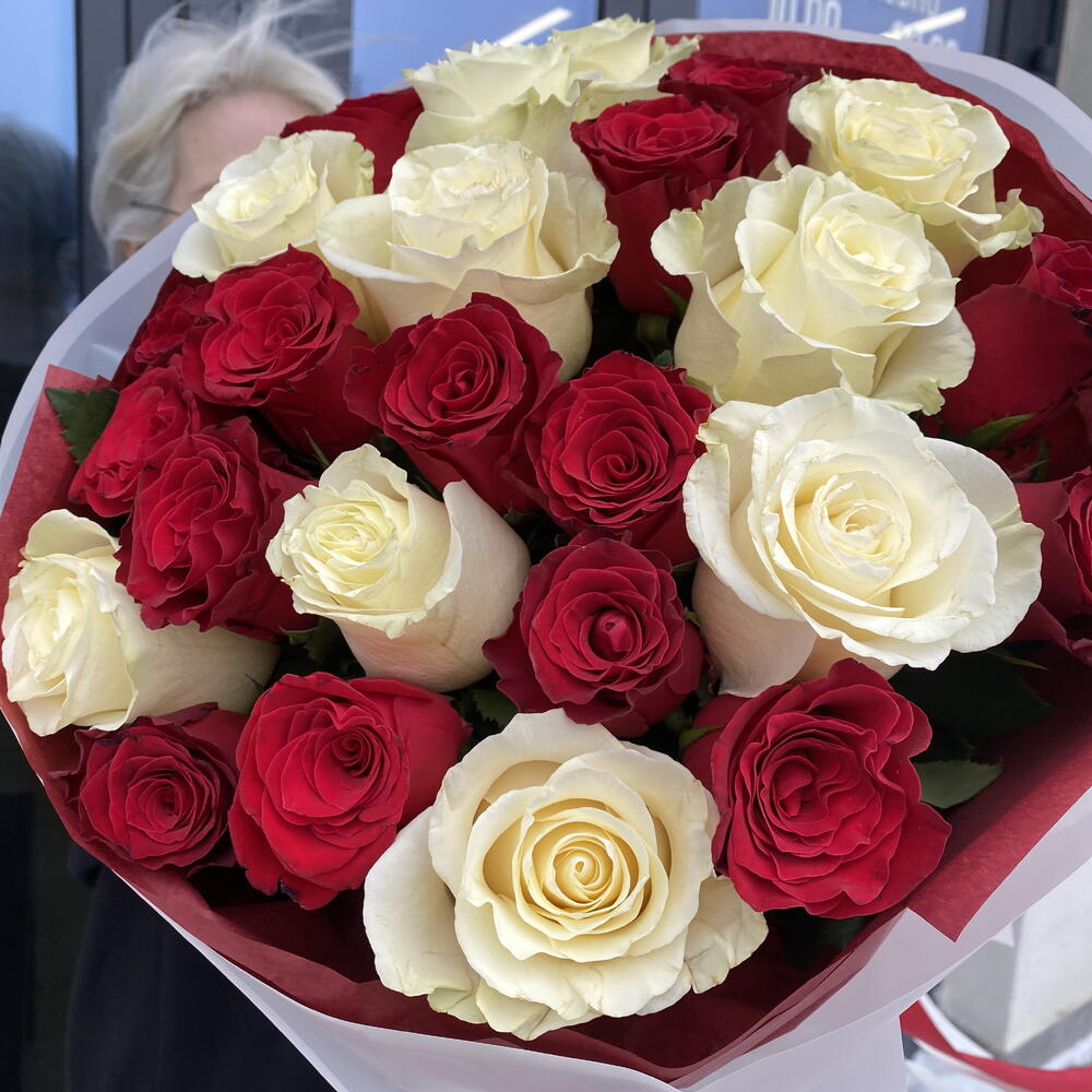 25 роз микс с упаковкой