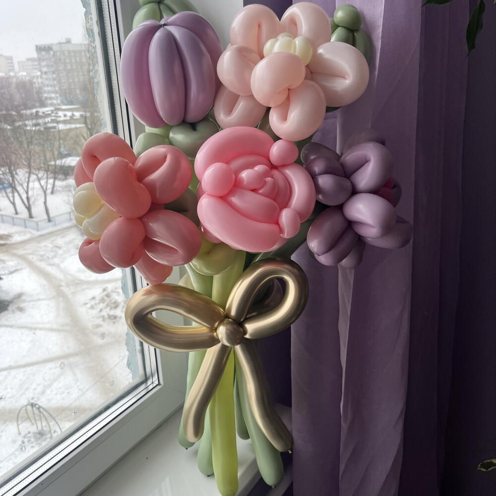 Букет цветов из шаров (7шт)