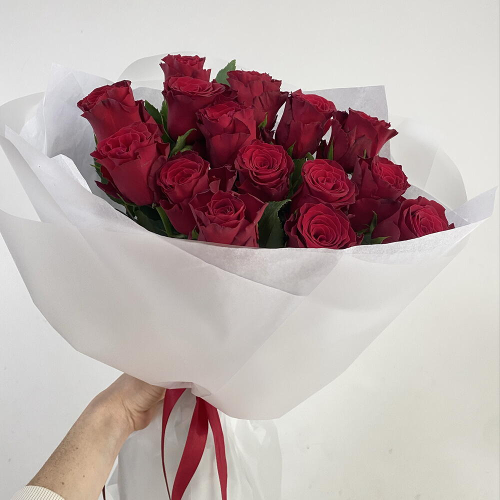 Букет из красных роз Родос 15