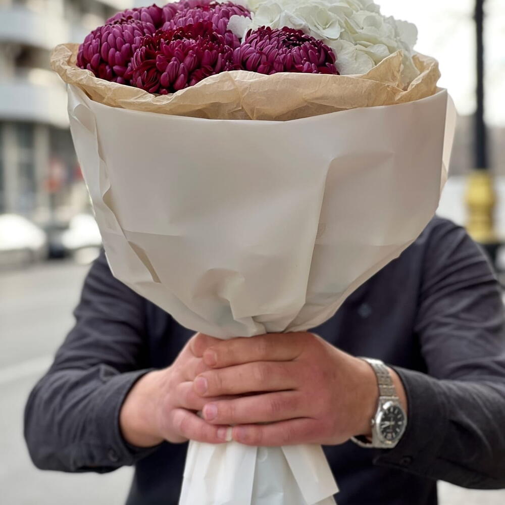 Mono Bouquet with Bigoudi   Hydrangea