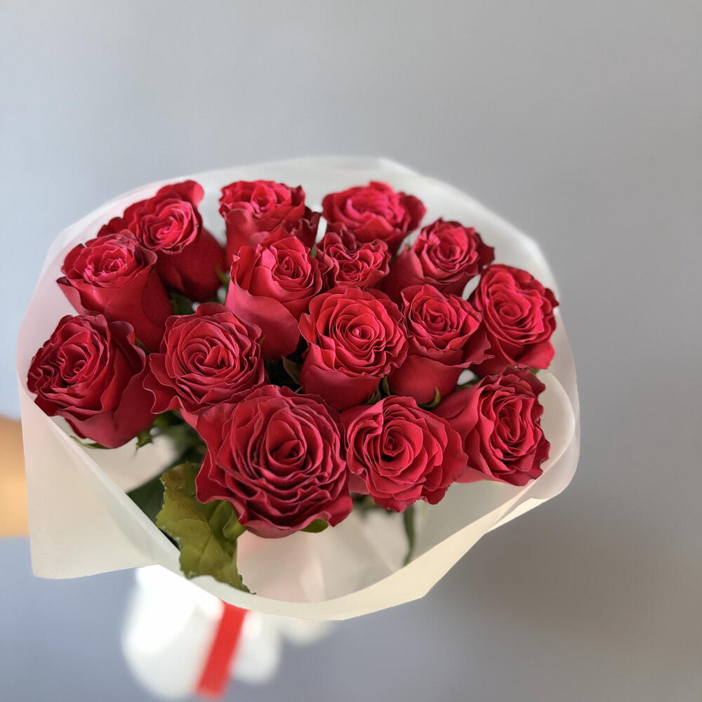 Букет из 15 роз «Rhodos» 60см