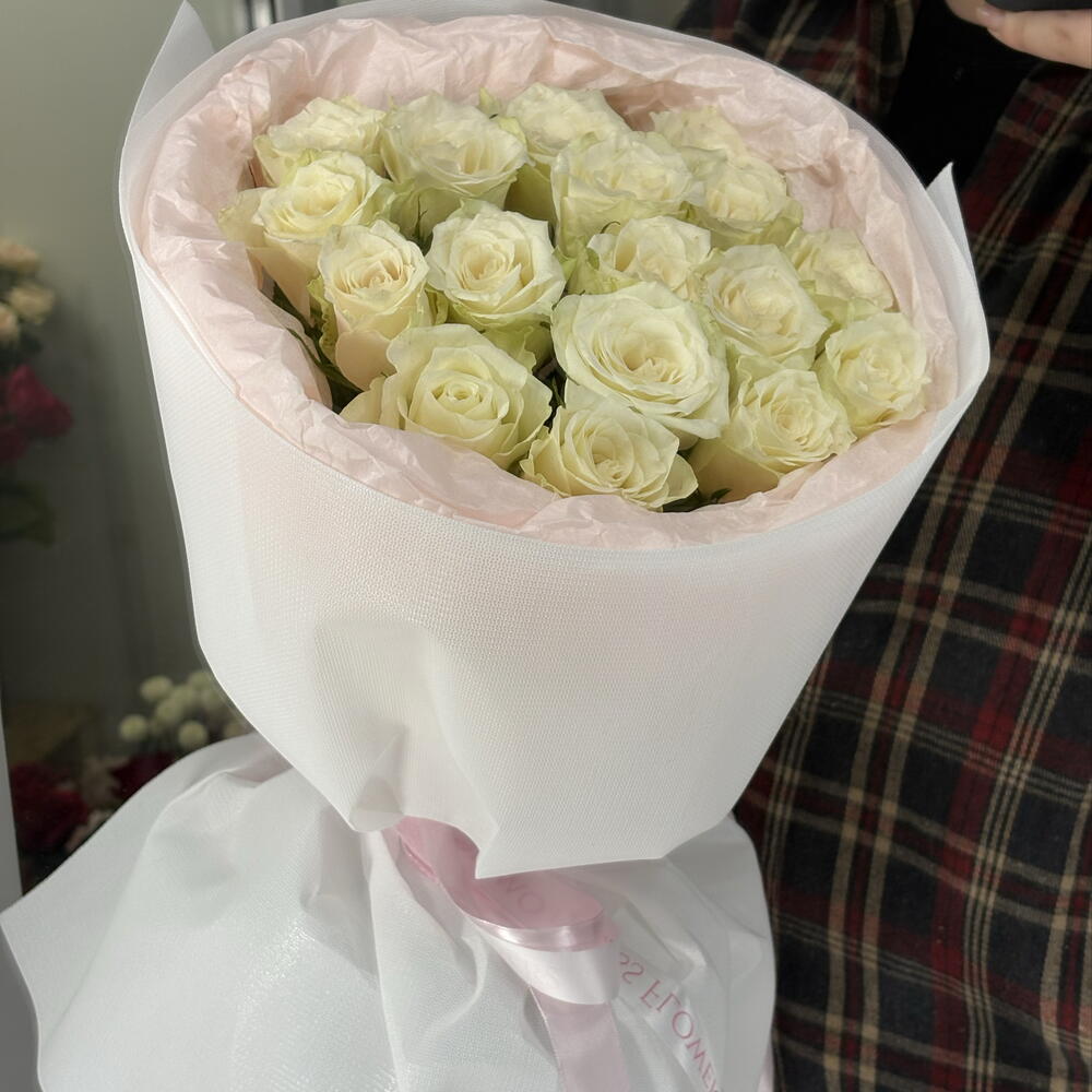 Букет из белых роз