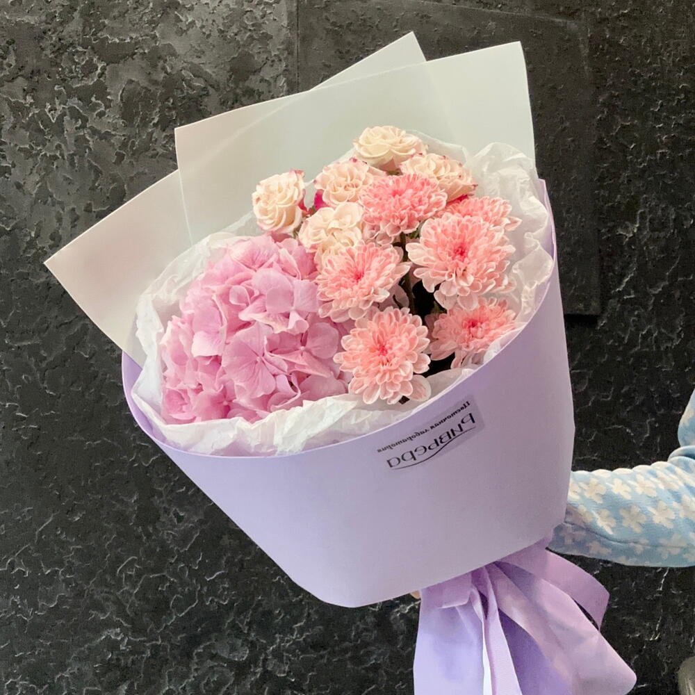 Букет с розовой гортензией 💗