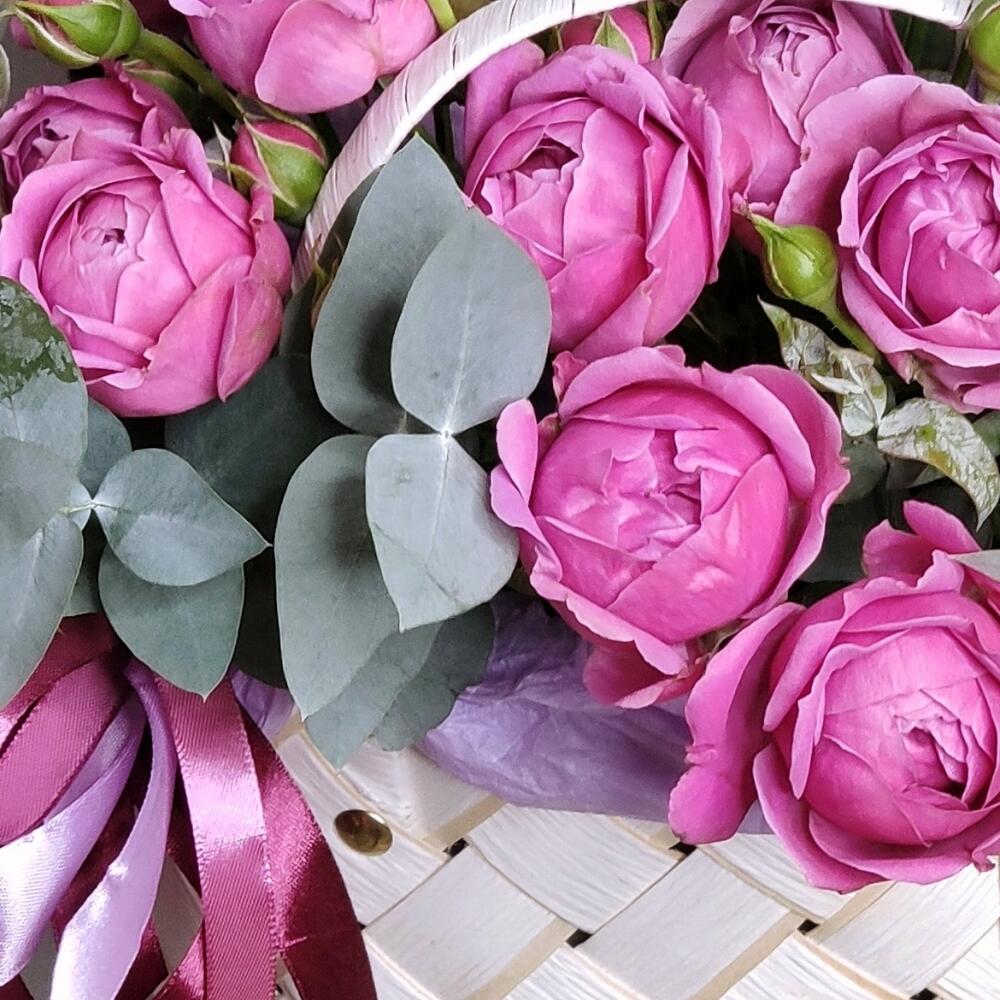 Пионовидные розы в корзинке под бересту, Flowers & Gifts Essentuki, buy