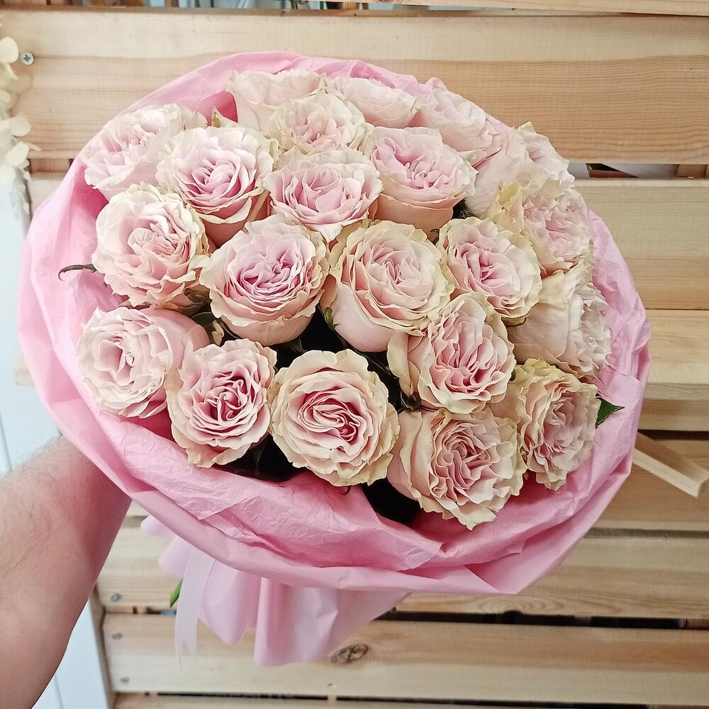Ароматная роза Pink