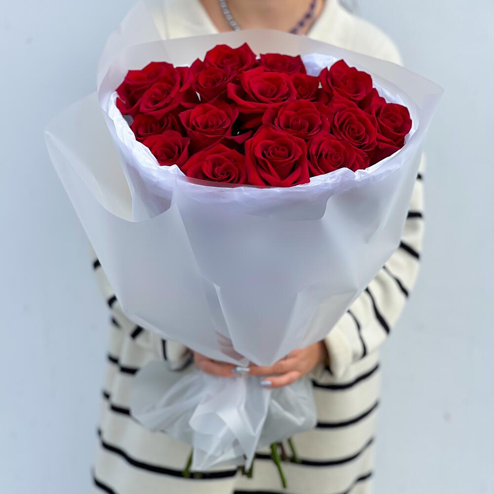 Шикарные розы 17 шт