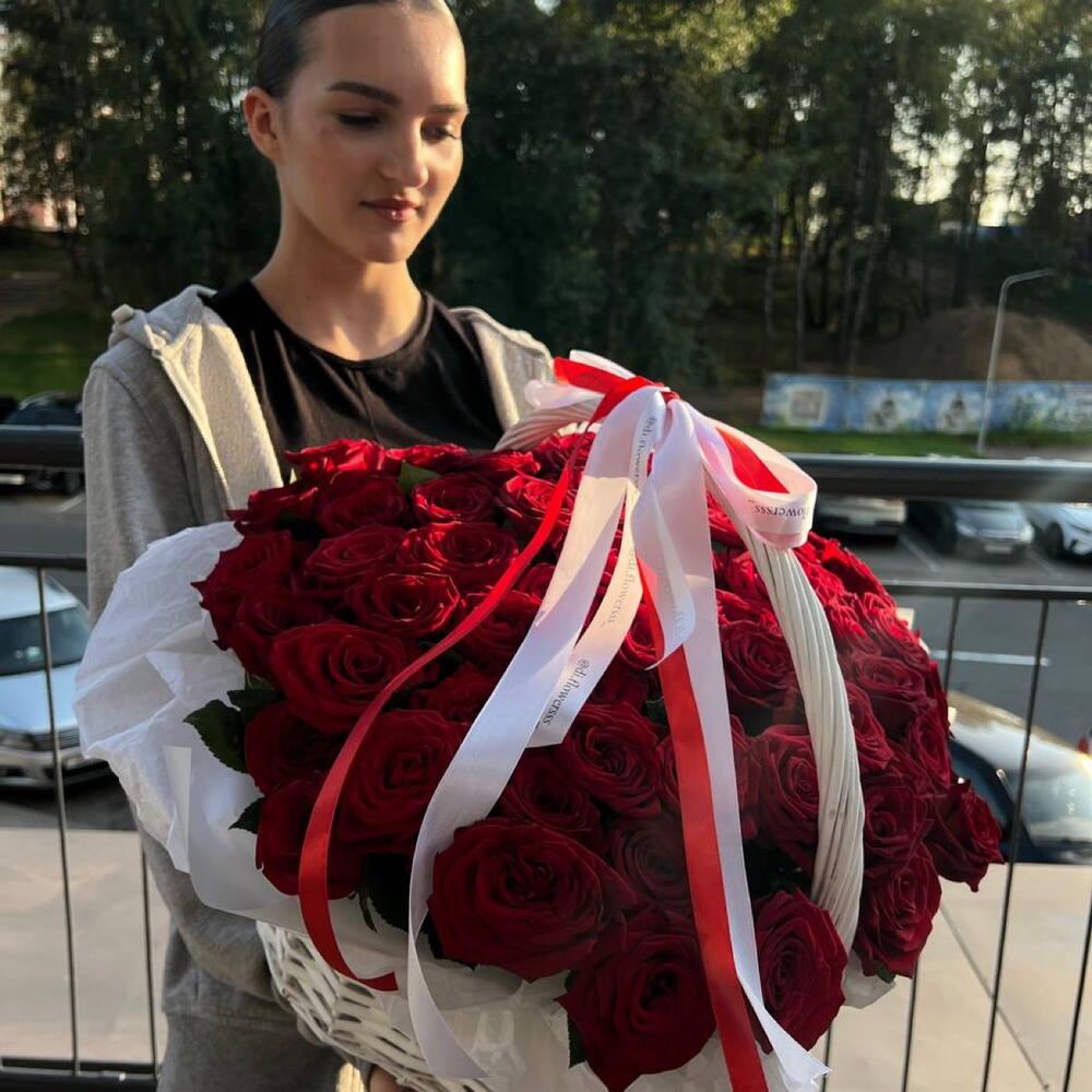 Корзина с цветами 51 роза