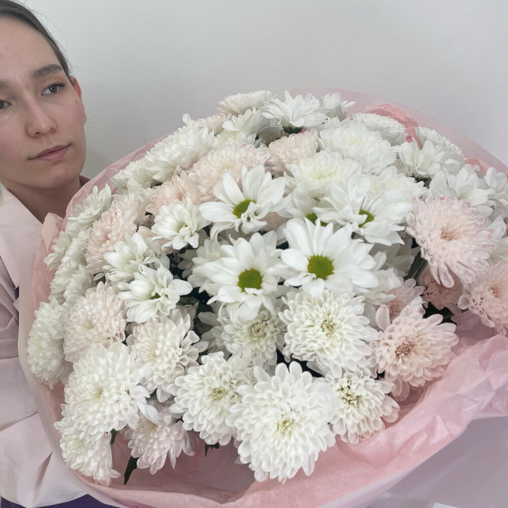 Букет микс из розовой и белой хризантем размер XL