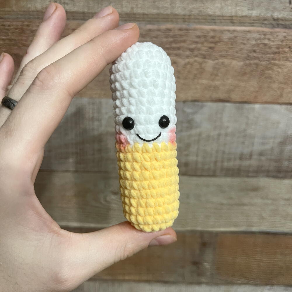 Капсула Успокоина вязаная игрушка