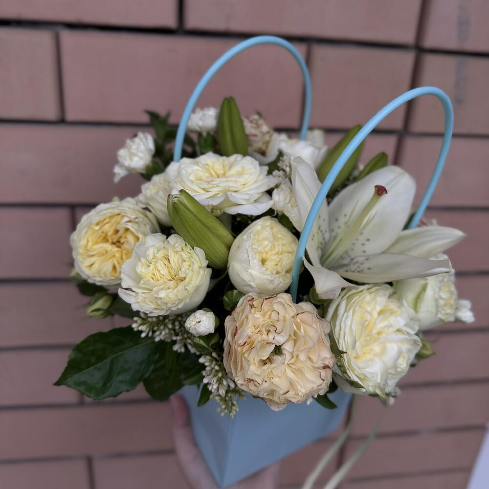 Коробочка с лилией