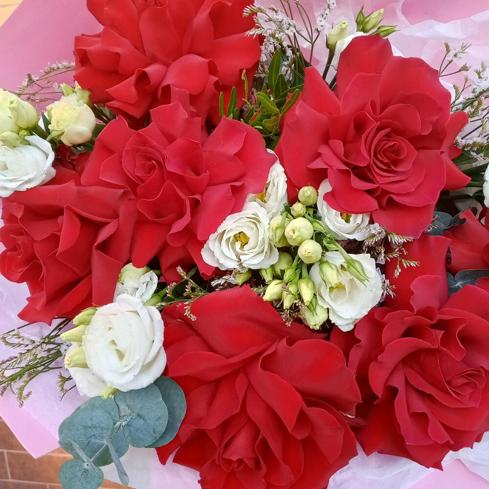 Букет С Французскими розами и эустомой