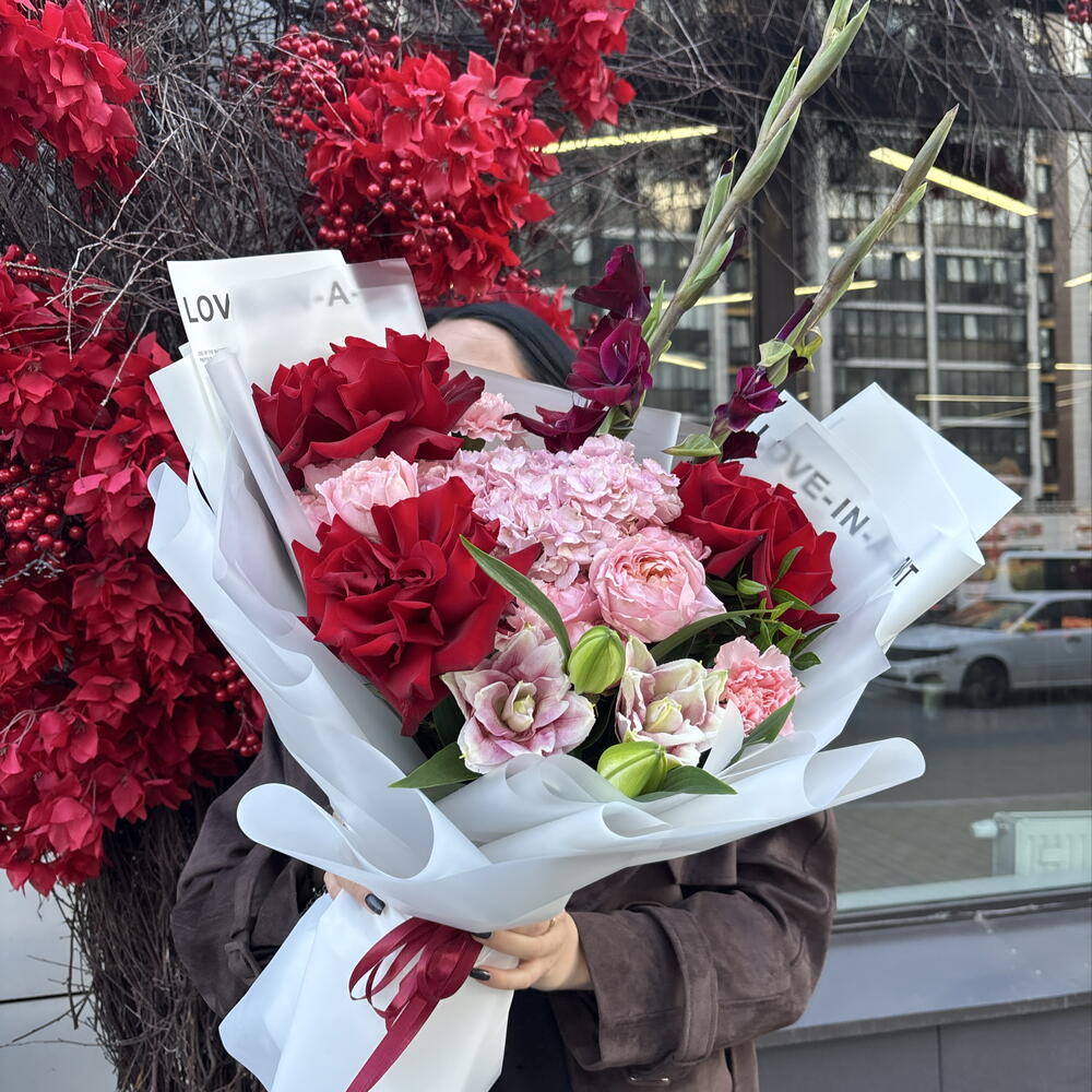 Яркий букет с гладиолусами️‍🔥🌹