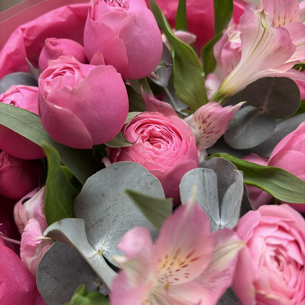 Букетик 🩷🌸«Момент восторга» 😍из пион роз с альстромерией