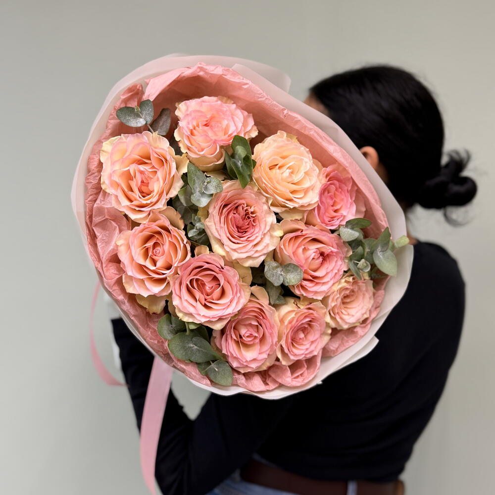Авторский букет «Утренний свет 🌷» из роз сорта ESPERANCE с ароматным эвкалиптом 🌸