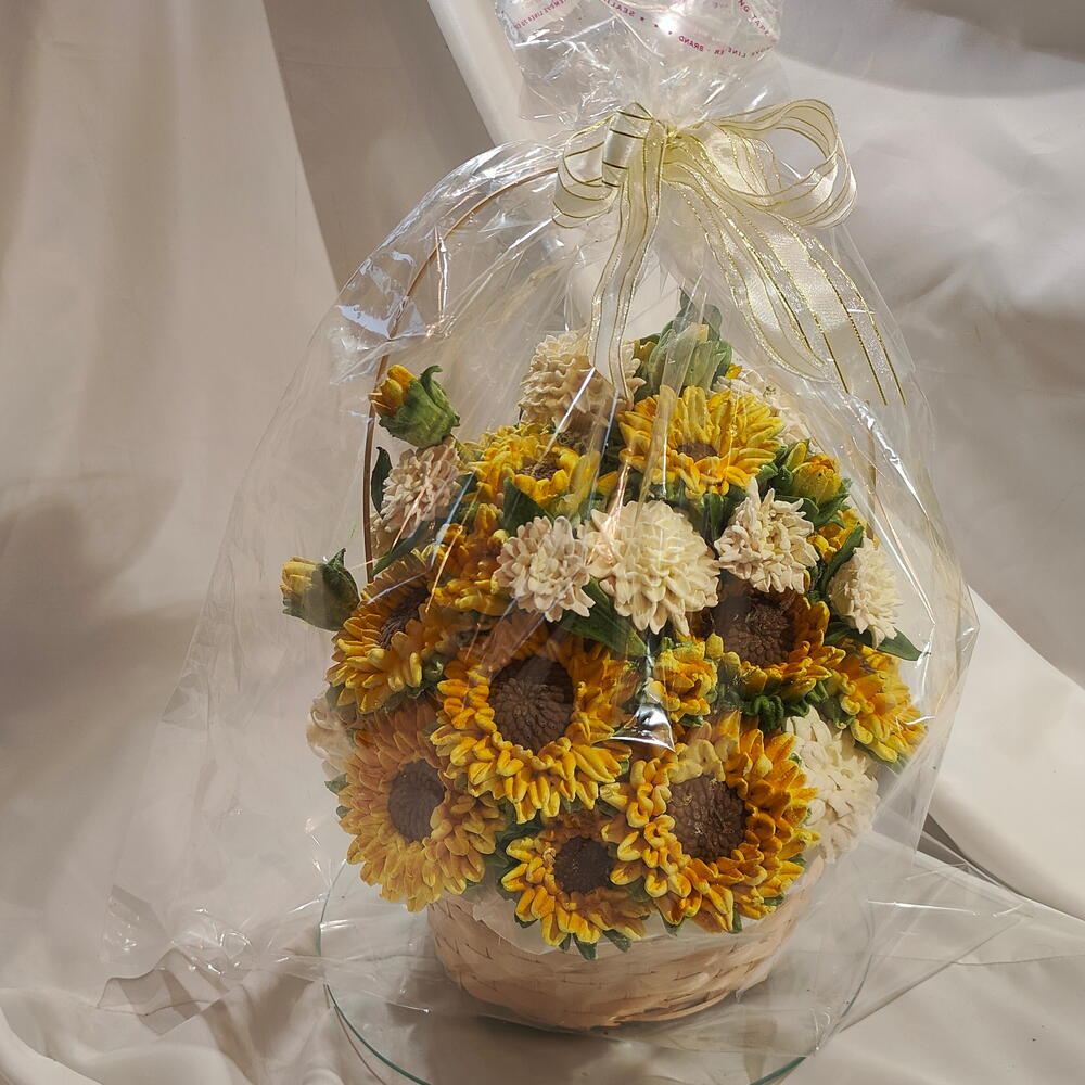 Корзина зефирных подсолнухов