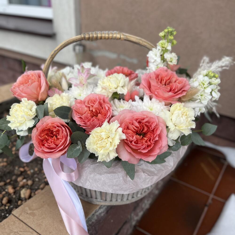 Корзина с цветами