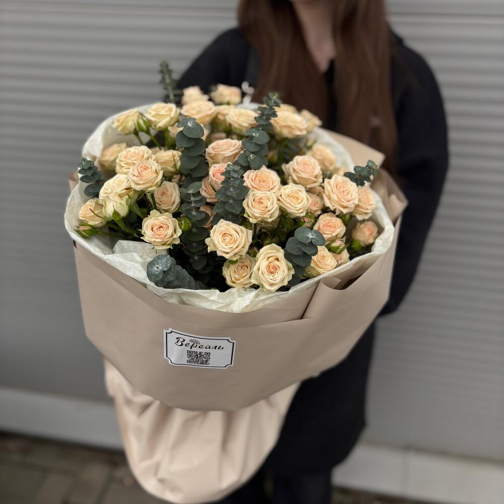 Букет из 9 кремовых кустовых роз
