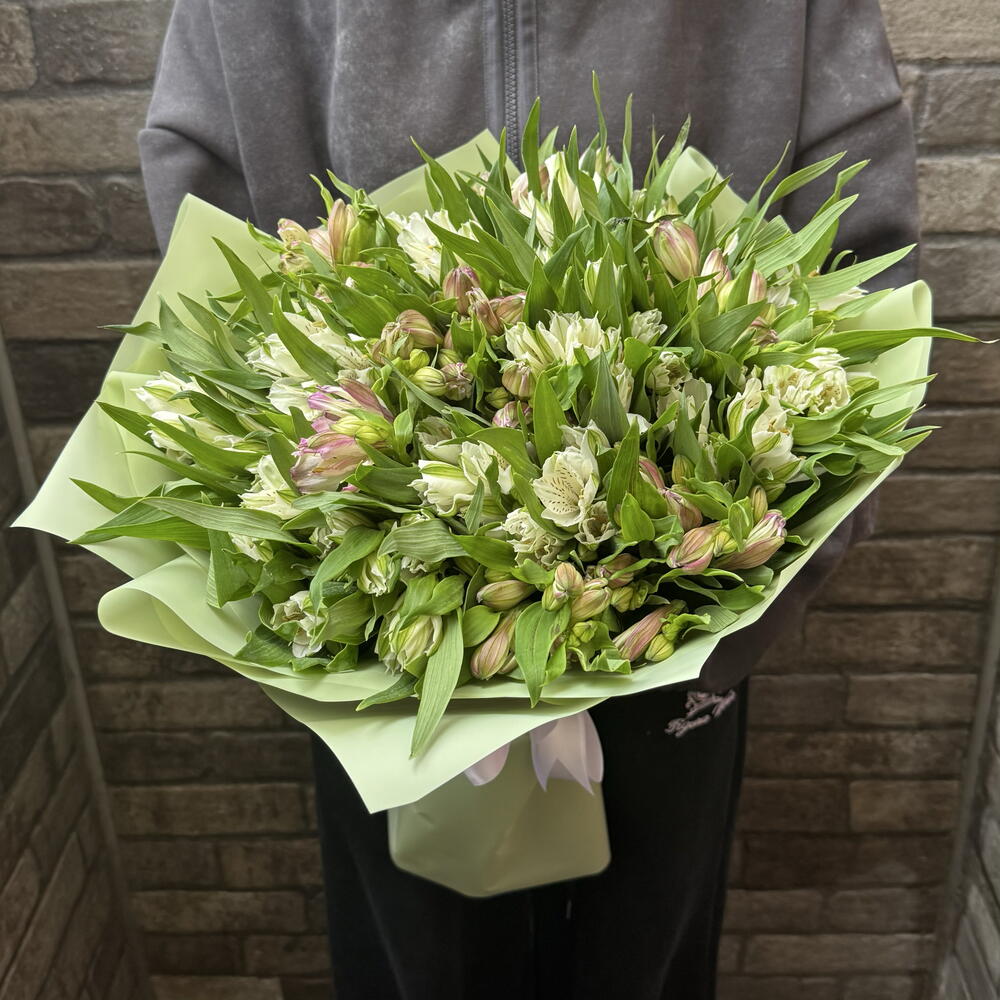 Букет из альстромерий
