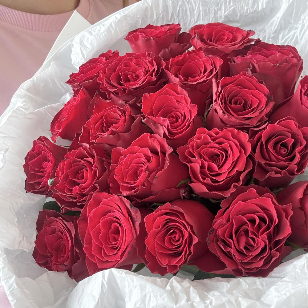 Букет из 21 красной розы в упаковке Ф😍