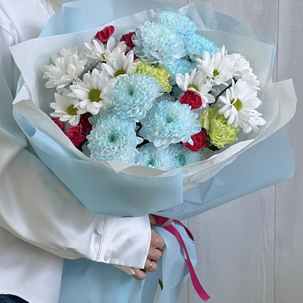 Дофаминовый букет хризантема кустовая, ромашка, гвоздика, гвоздика кустовая