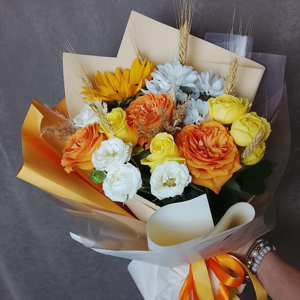 Подсолнух с розами и колосьями 💛