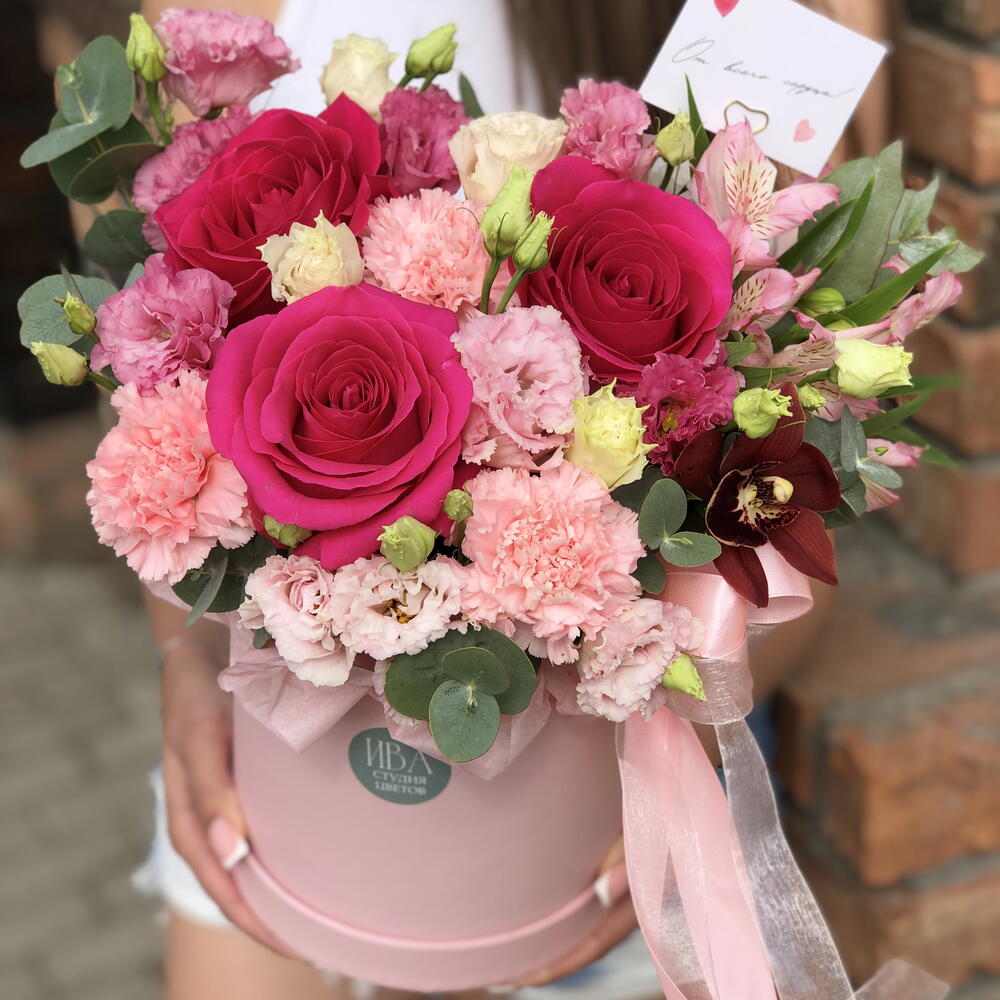 Яркий букет с ароматной розой Пинк Флойд и орхидеей🌸