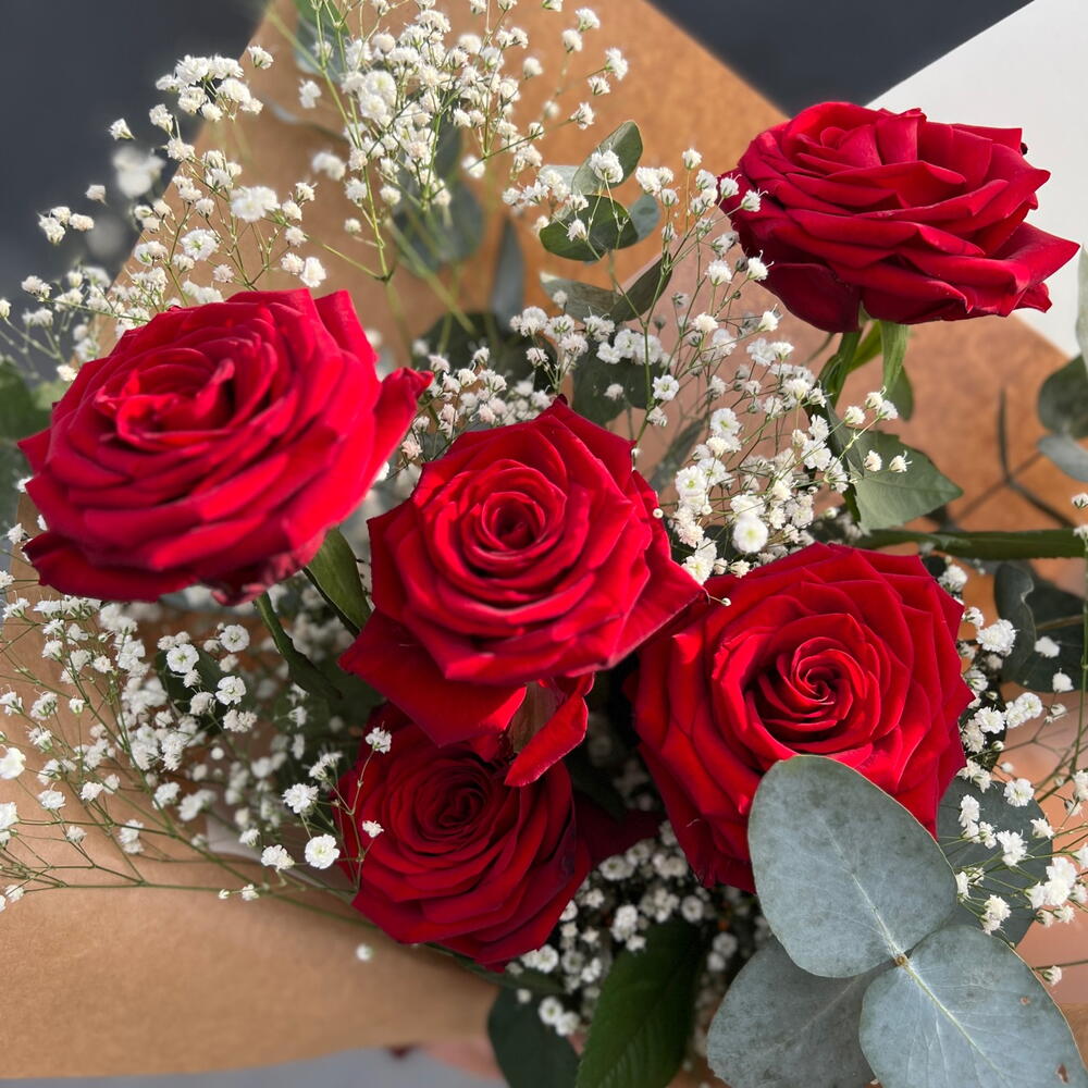 Rose and gipsofila ️🤍
