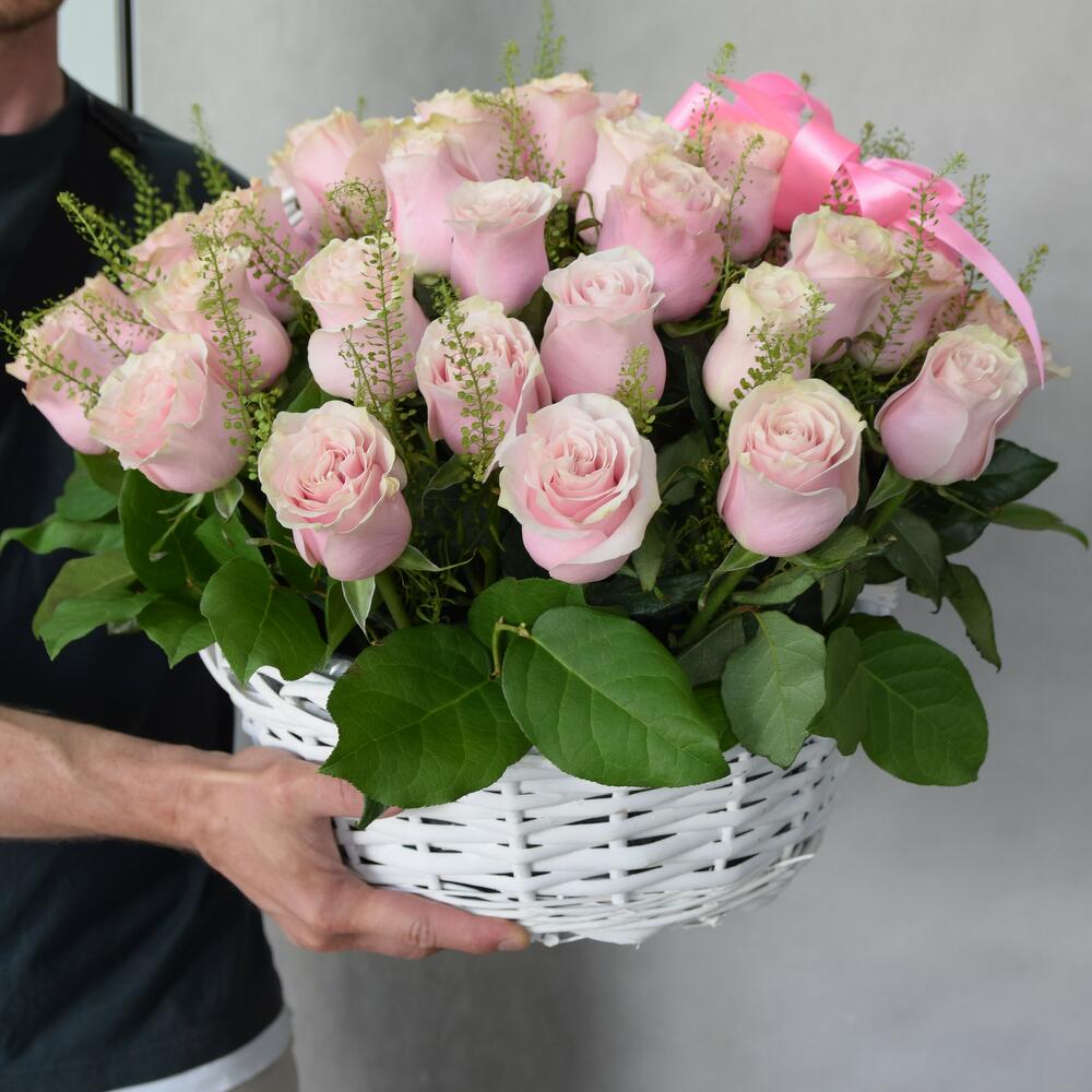 Корзина из 51 розы
