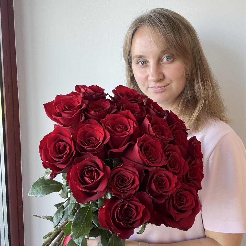 Роза красная Эквадор 60 см с большим бутоном