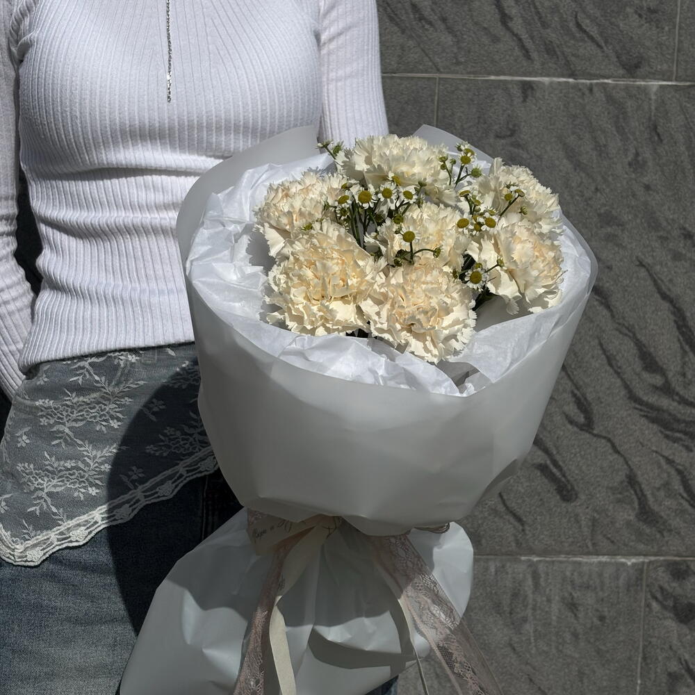 Мини-букет из диантуса и ромашки