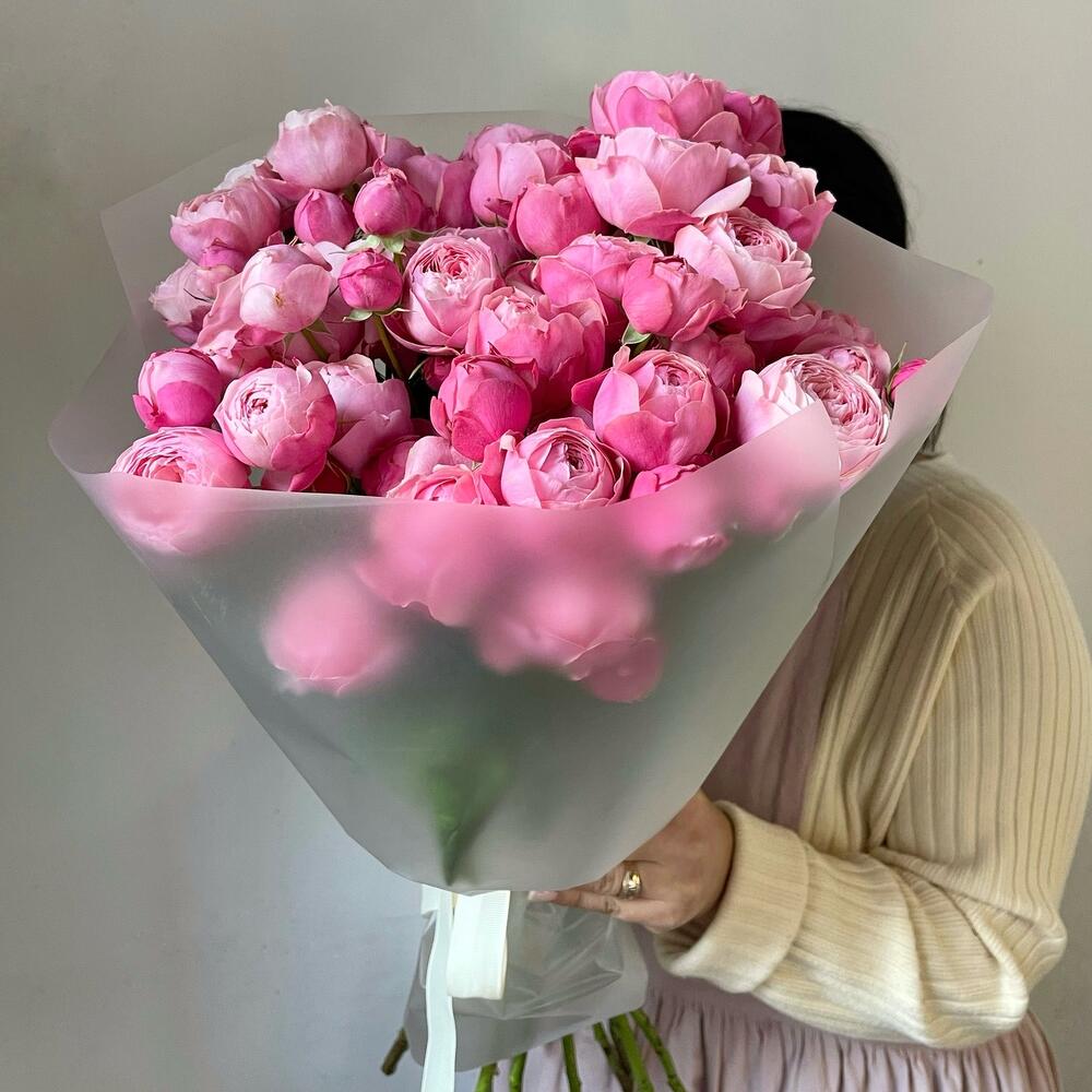 11 пионовидных кустовых роз🌸